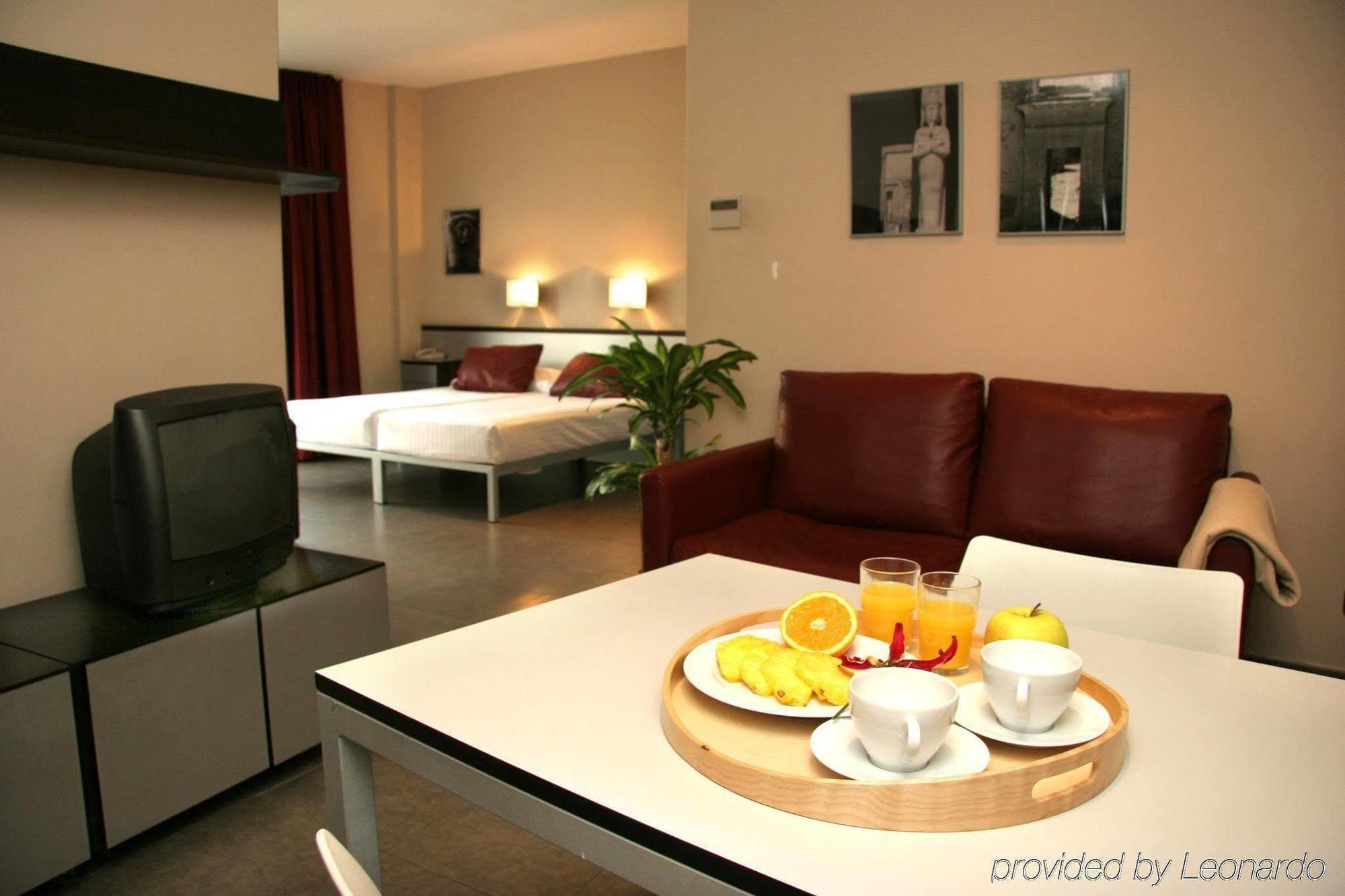 ברצלונה Aparthotel Allada 3* מראה חיצוני תמונה